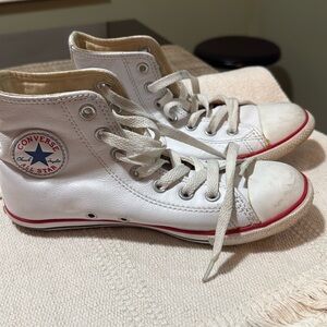 White leather converse size 5.5 women’s like new